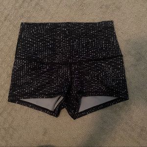 Lululemon SHORT shorts